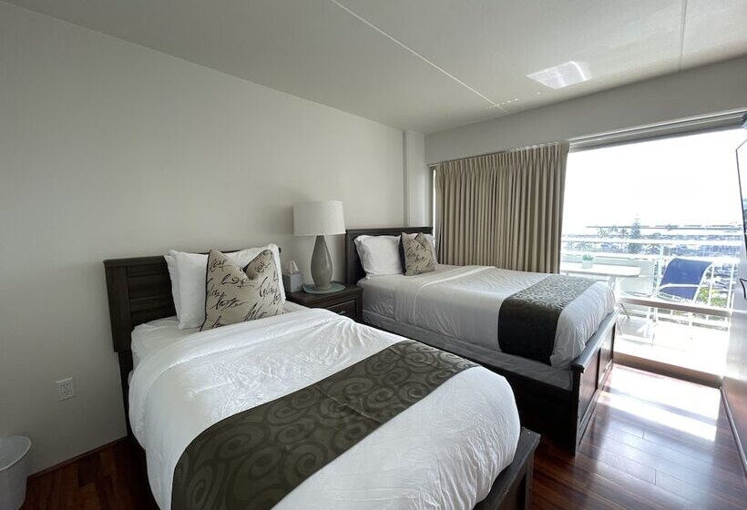 Ilikai Hotel With Ocean View