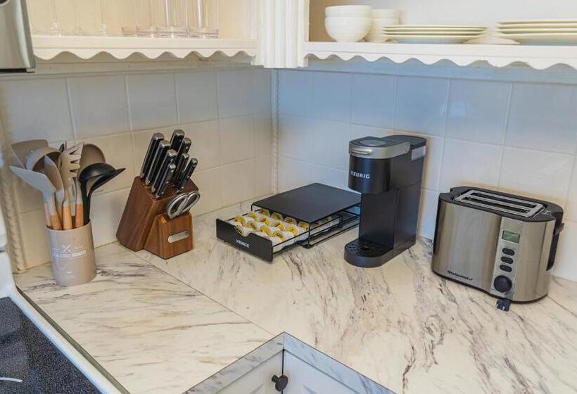 Ilikai Hotel With Ocean View