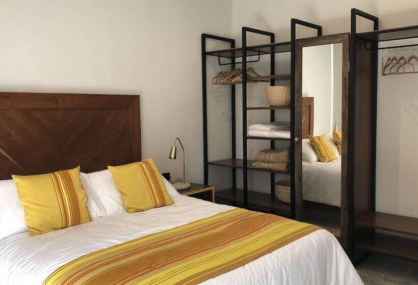 La Casa De María 11:11