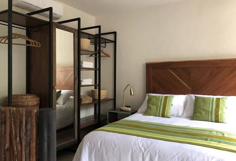 La Casa De María 11:11