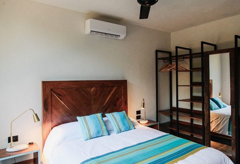 La Casa De María 11:11