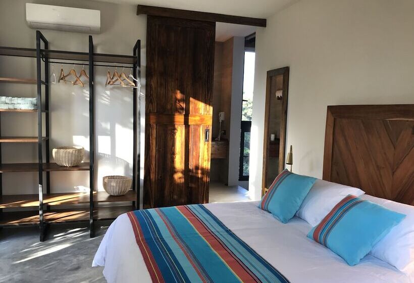 La Casa De María 11:11