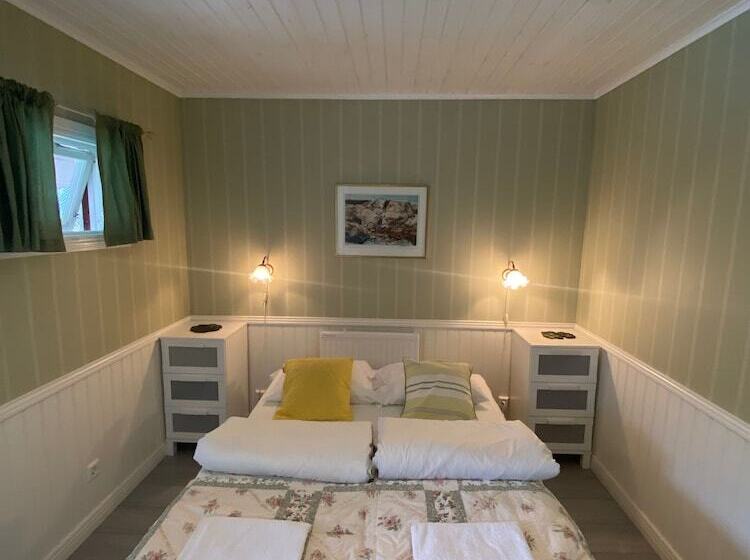 住宿加早餐  Ljusterö Bb