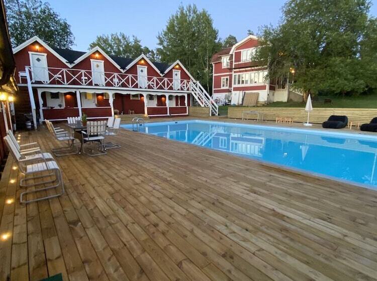 住宿加早餐  Ljusterö Bb