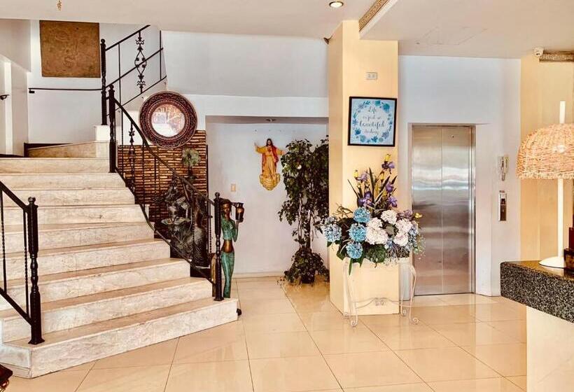 Mont Wind Hotel Tagaytay Powered By Cocotel