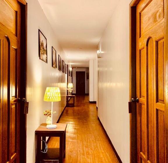 Mont Wind Hotel Tagaytay Powered By Cocotel