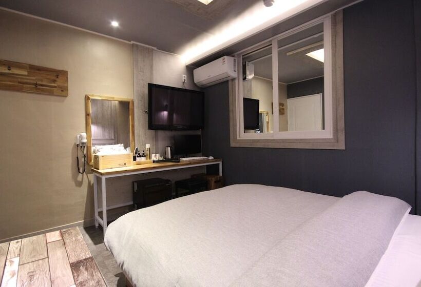 فندق على الطريق Gumi Indong Hotel Comma