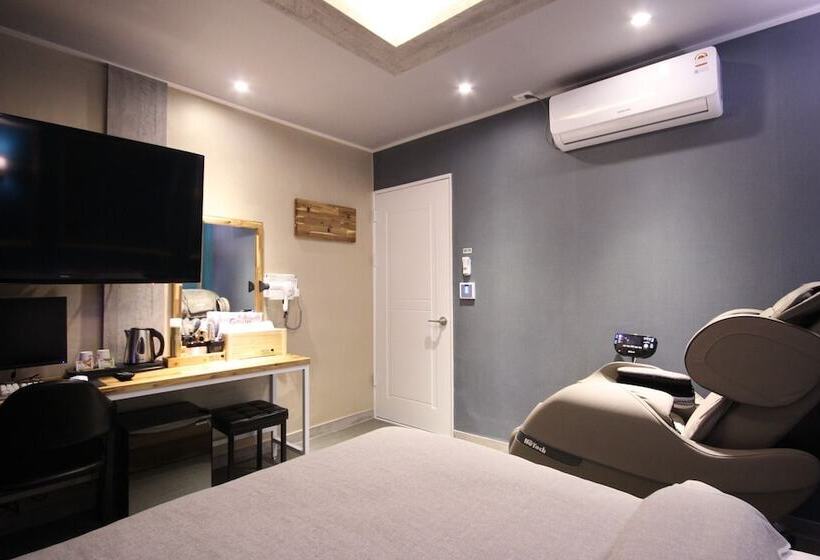 فندق على الطريق Gumi Indong Hotel Comma