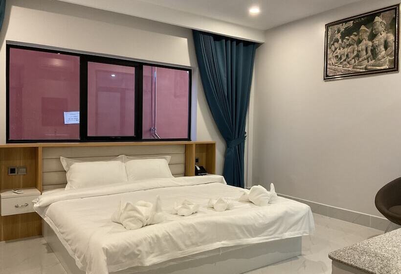 Nicos Hotel And Sky Bar