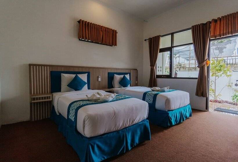 Nirvana Hotel Resort Tetebatu