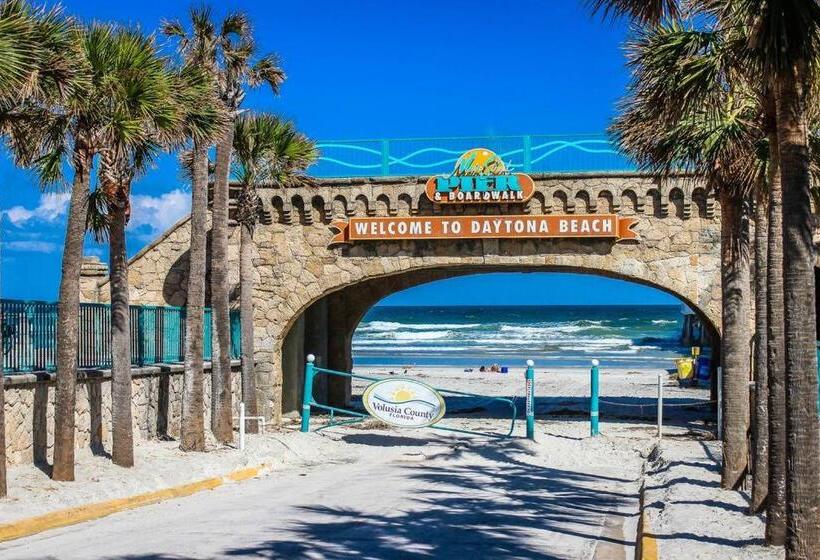 Ocean Walk Resort 2332   Just Updated 2 Br Deluxe North Tower