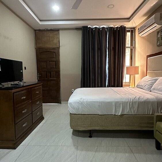 پانسیون Achie Suites