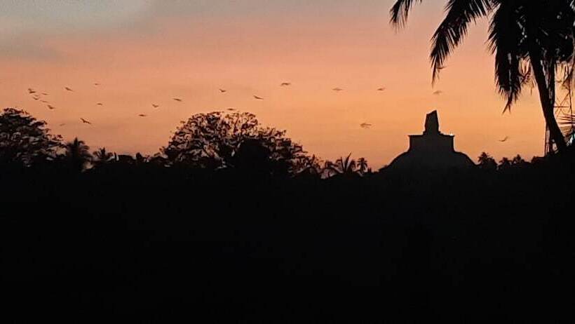 פנסיון Anuradhapura Kingdom View Resort