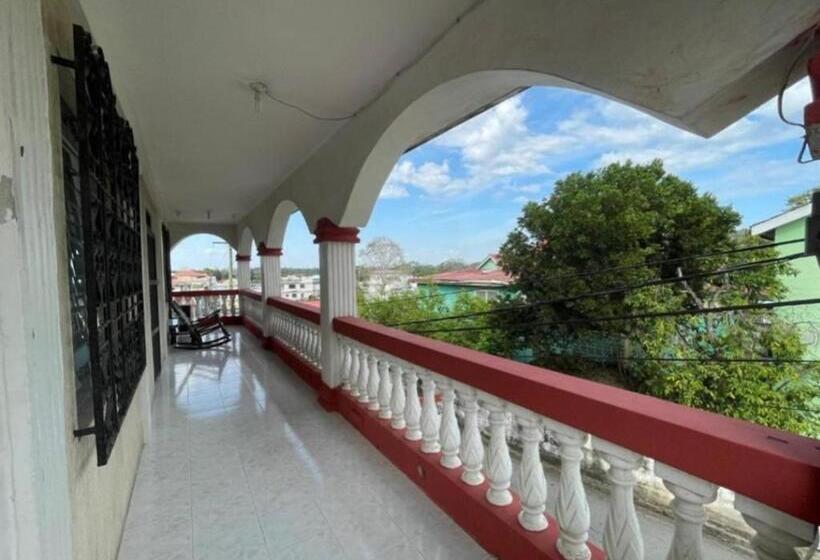 פנסיון Arnold's Guest House