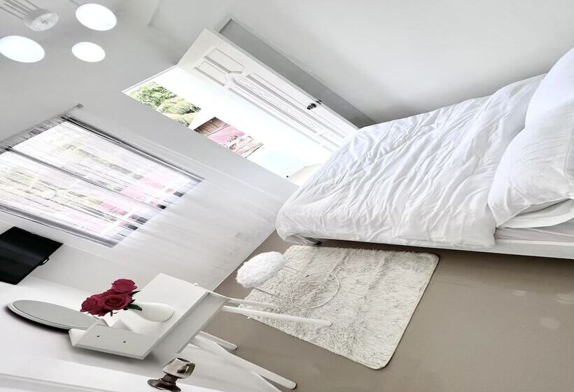 پانسیون Blanche Hotel By Oyo