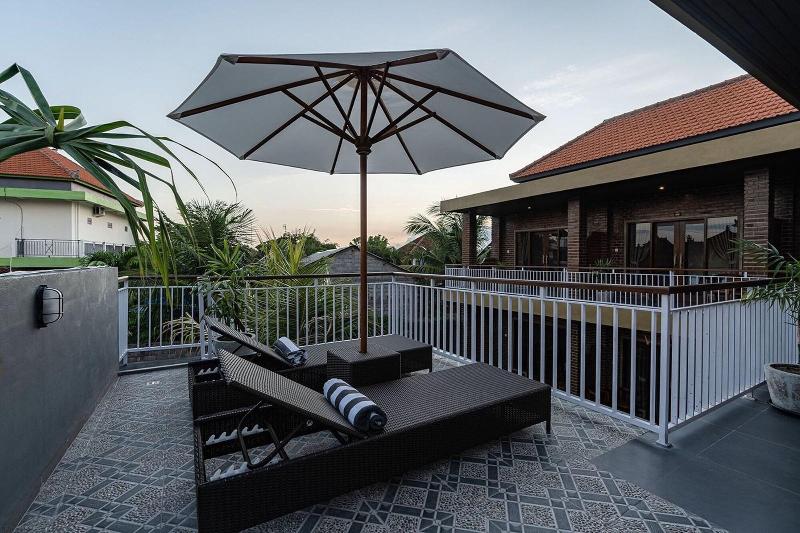 פנסיון D Meten Guest House Canggu