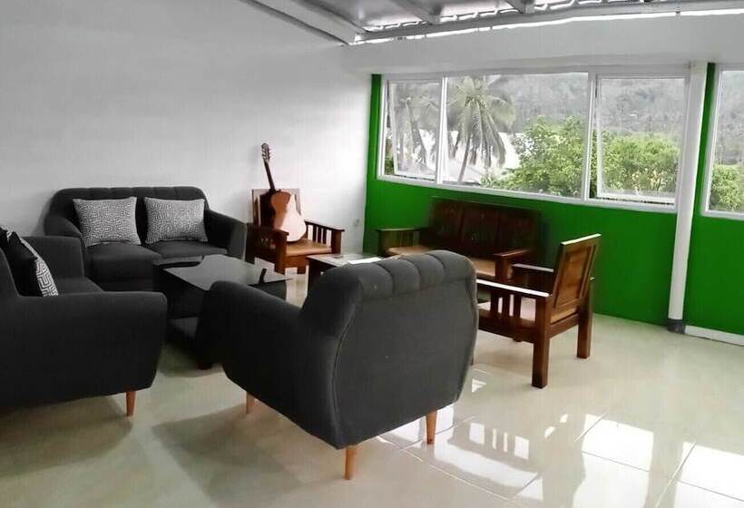 ペンション Dacostel Syariah