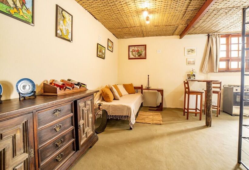 פנסיון Ferraria Guest House