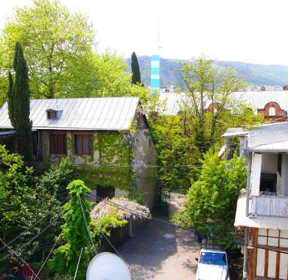 پانسیون Green Stairs Guest House