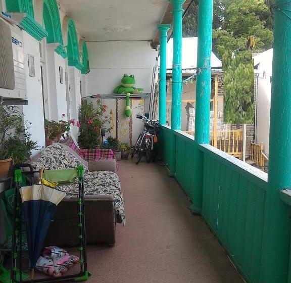 پانسیون Green Stairs Guest House