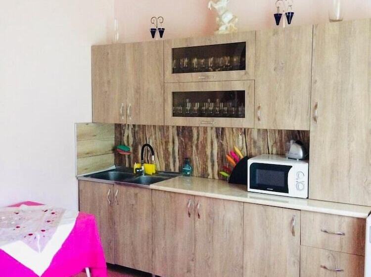 پانسیون Guest House Racha