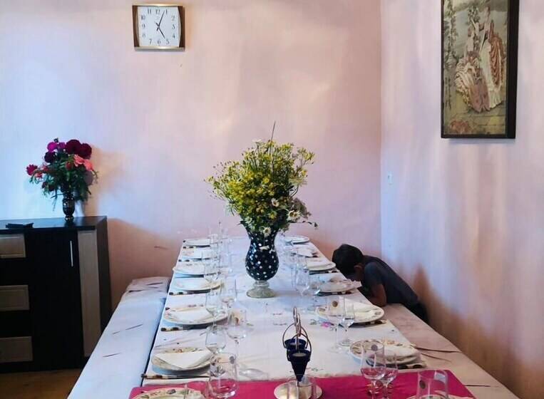 پانسیون Guest House Racha