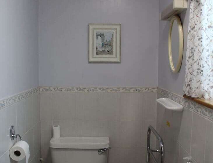 Пансион Holly Lodge