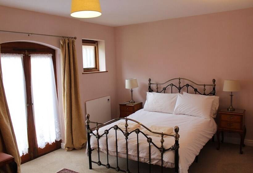 Пансион Holly Lodge