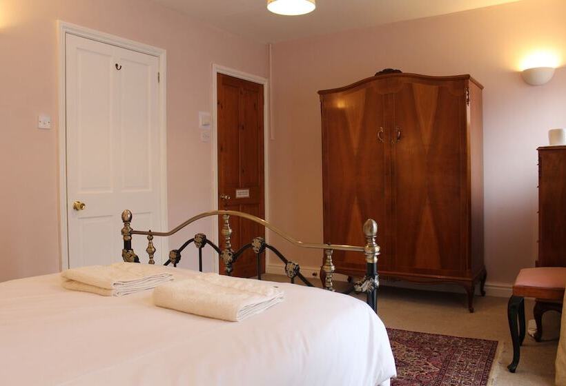 Пансион Holly Lodge