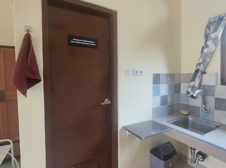 Пансион Rirera Guest House Bogor