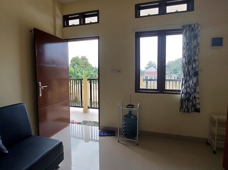 Пансион Rirera Guest House Bogor