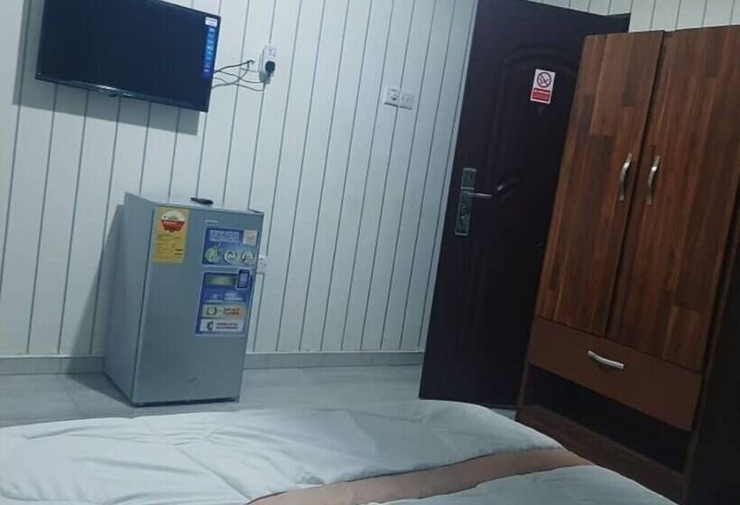 پانسیون Maxjen Haven Guest House