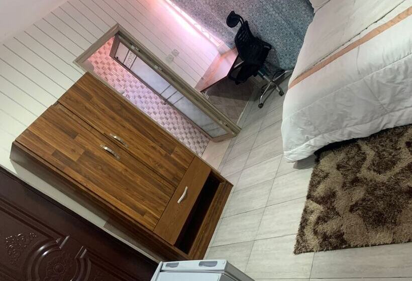 پانسیون Maxjen Haven Guest House