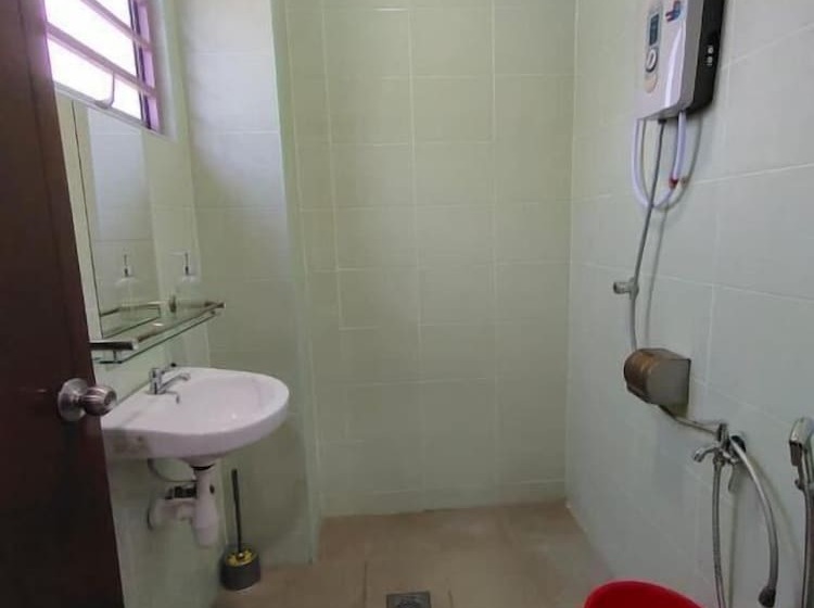 פנסיון Mutiara Height Homestay