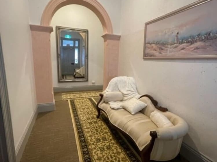 پانسیون Oakleigh House