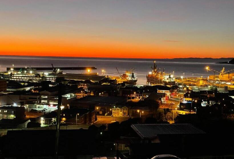 ペンション Oakleigh House