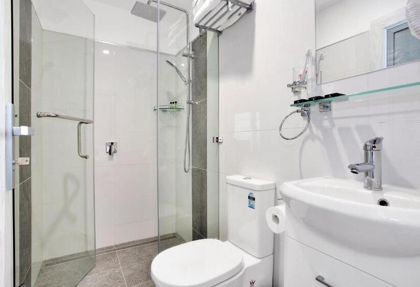 پانسیون Oakleigh House