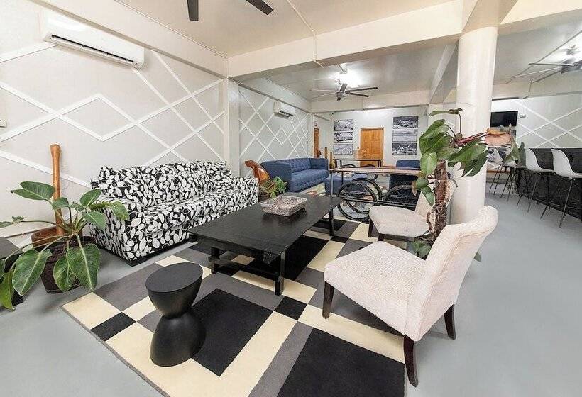 بنسيون The Majestic Guest House