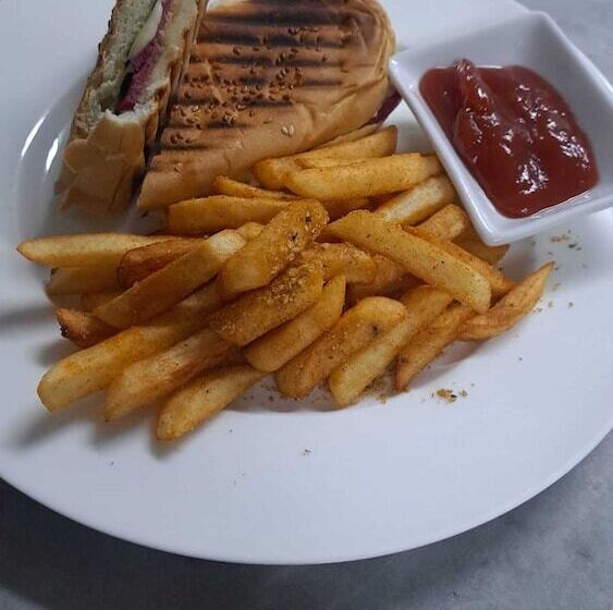 بنسيون The Majestic Guest House