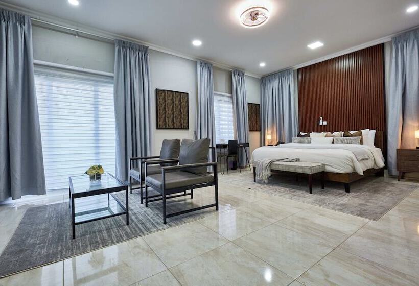 بنسيون The Mayflower Inn