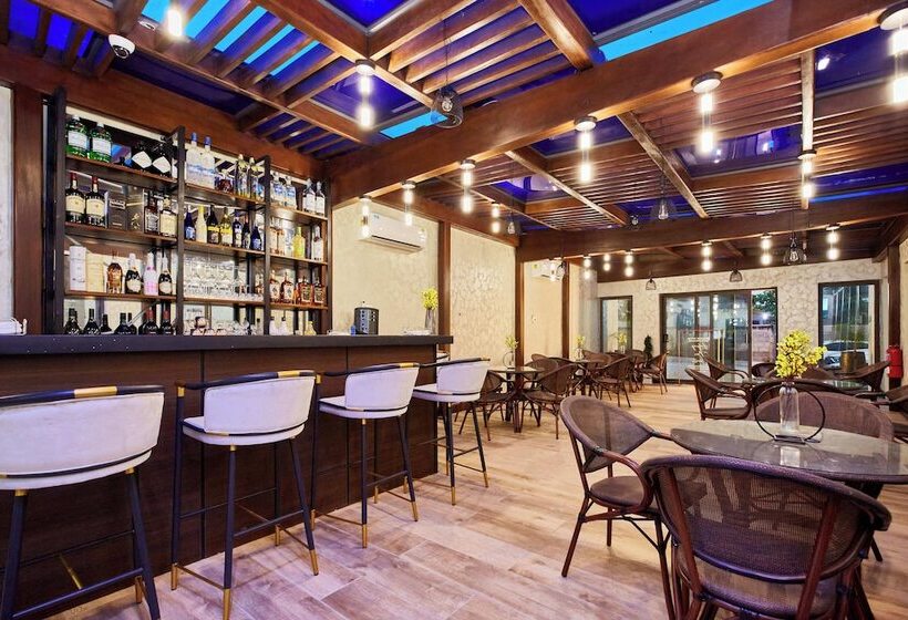 بنسيون The Mayflower Inn