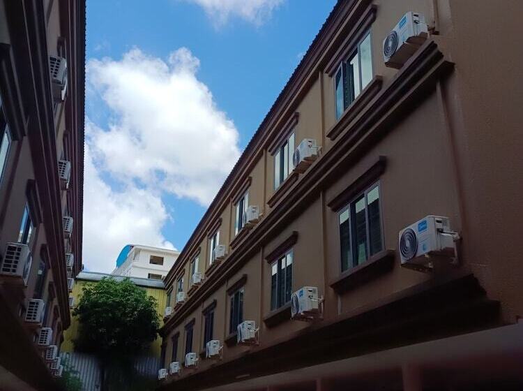 بنسيون Zoha Residency