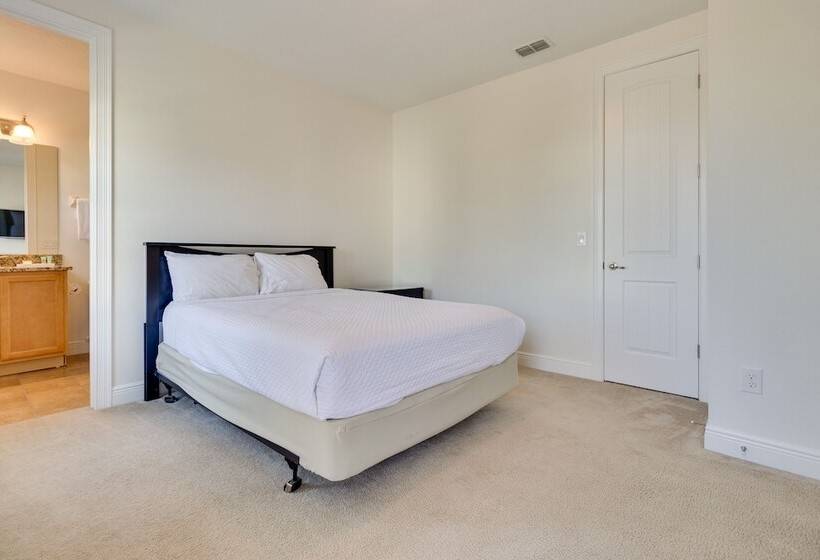 Spacious Kissimmee Vacation Home W/ Private Pool!