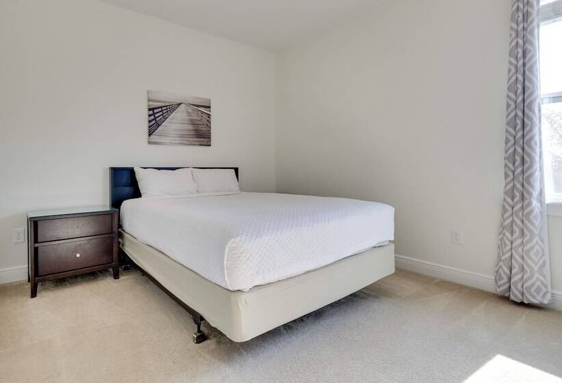 Spacious Kissimmee Vacation Home W/ Private Pool!