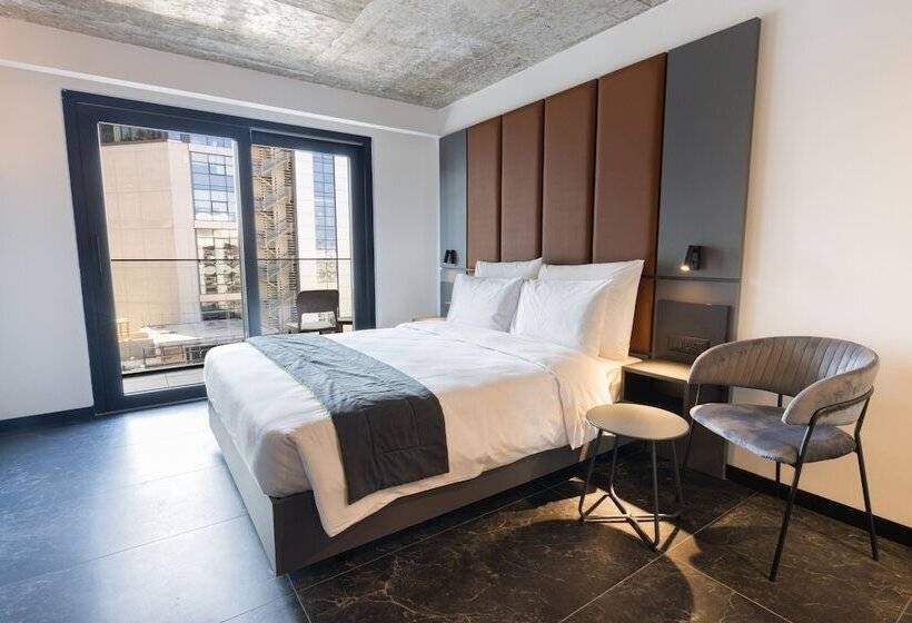 The Londoner Hotel St. Julian S