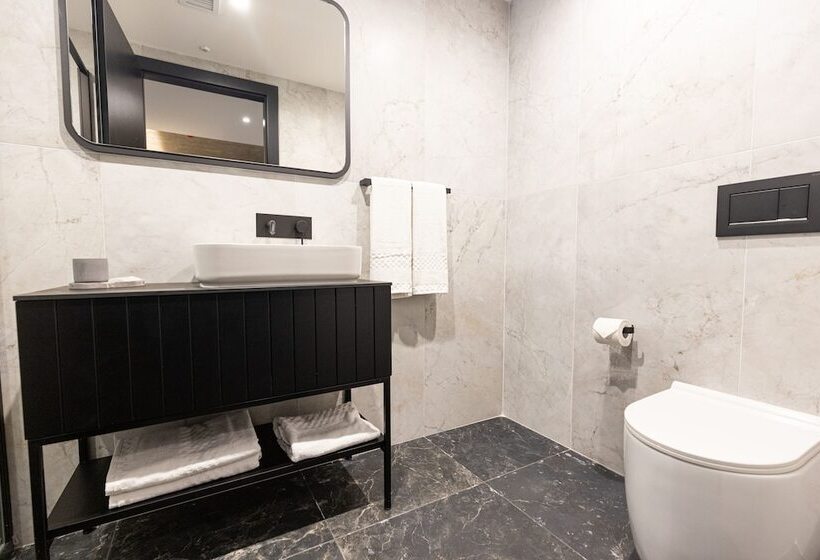 The Londoner Hotel St. Julian S