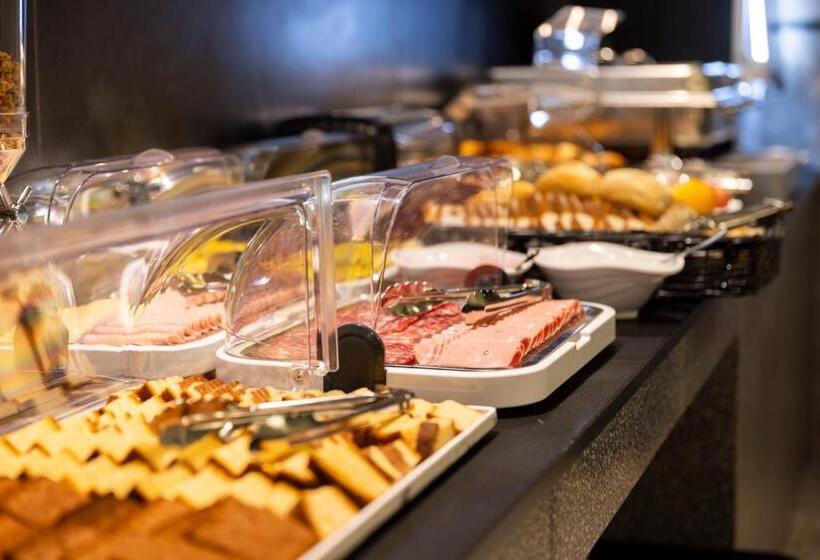 The Londoner Hotel St. Julian S