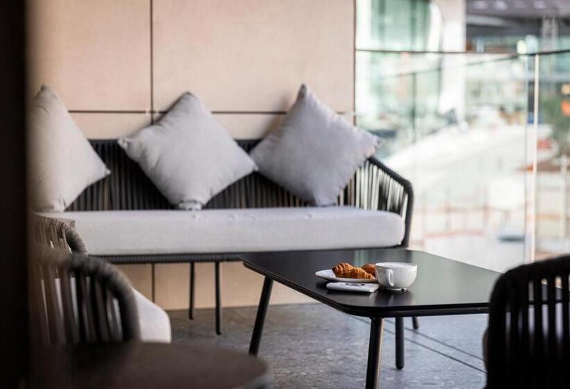 The Londoner Hotel St. Julian S