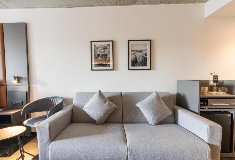 The Londoner Hotel St. Julian S