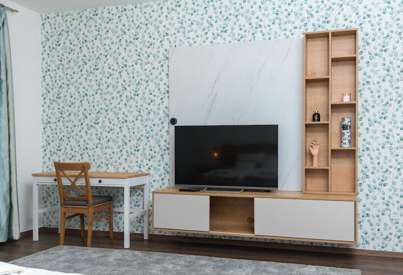 Westside Apartments By Urbanrent